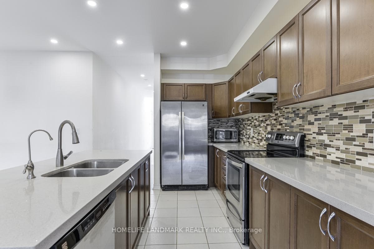 118 Livante Court photo 7