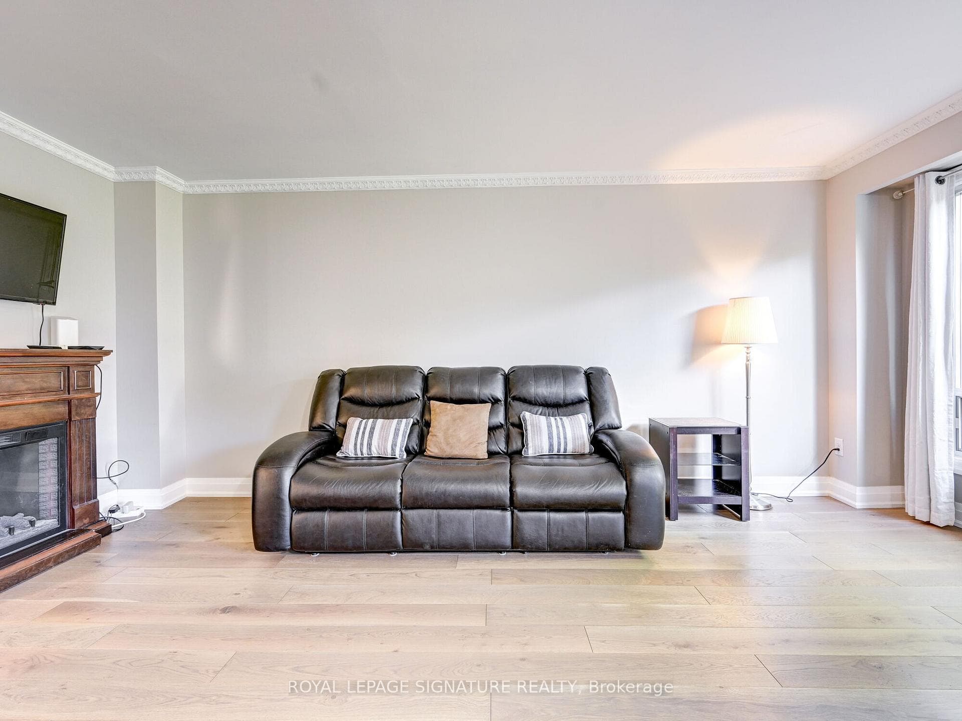 6412 Chaumont Crescent photo 6