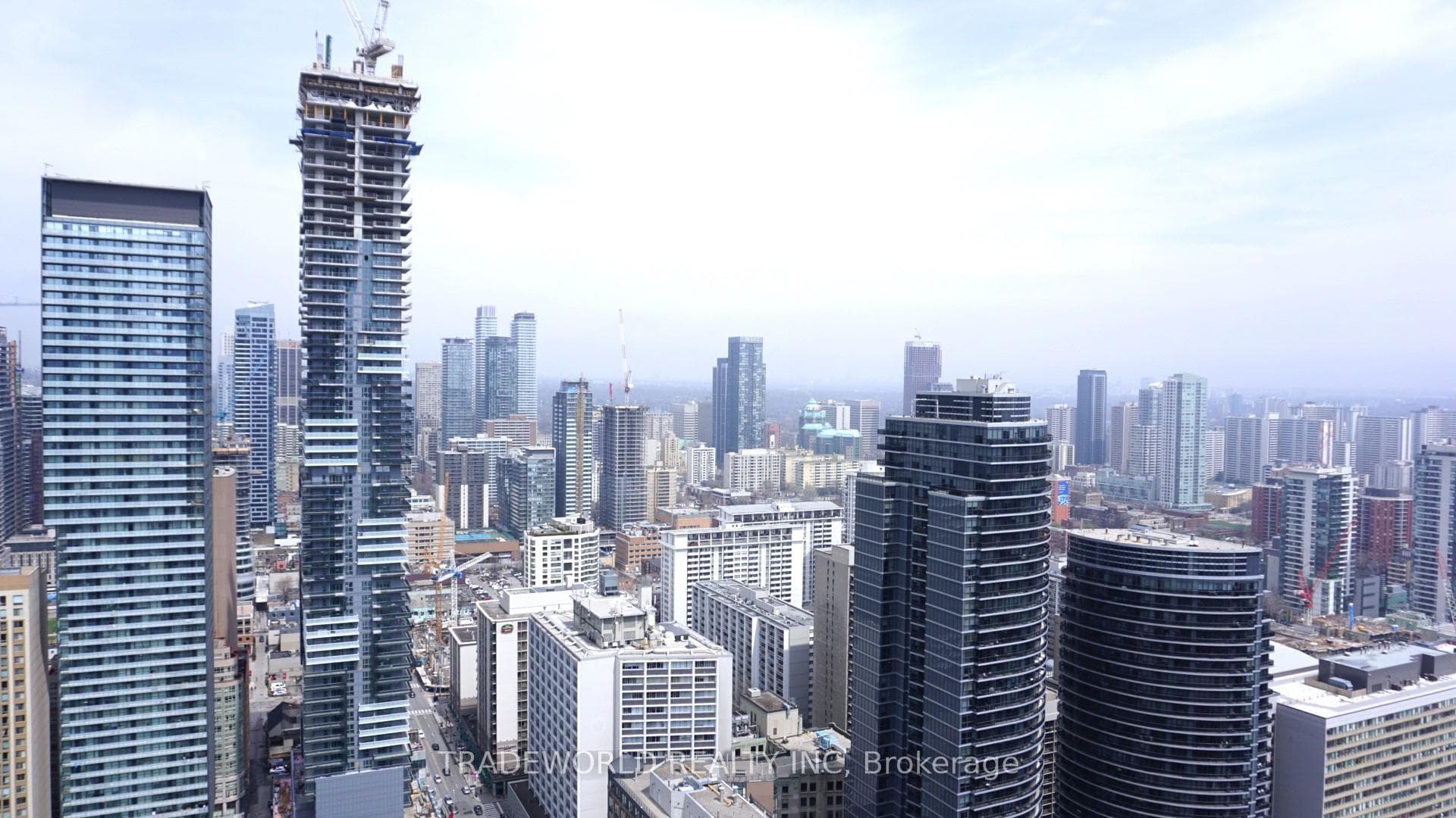 386 Yonge Street Unit 4216 photo 12