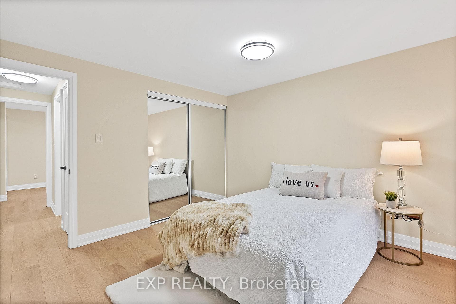 1037 Elizabeth Place photo 12