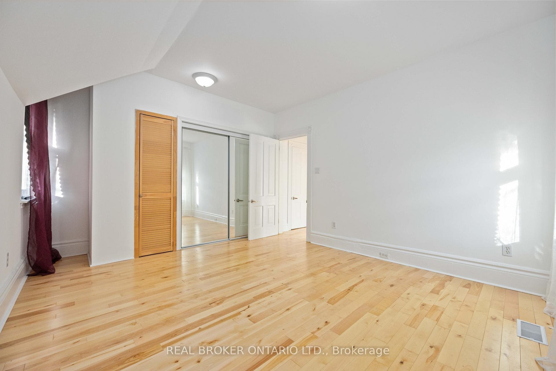 15 Luttrell Avenue photo 14