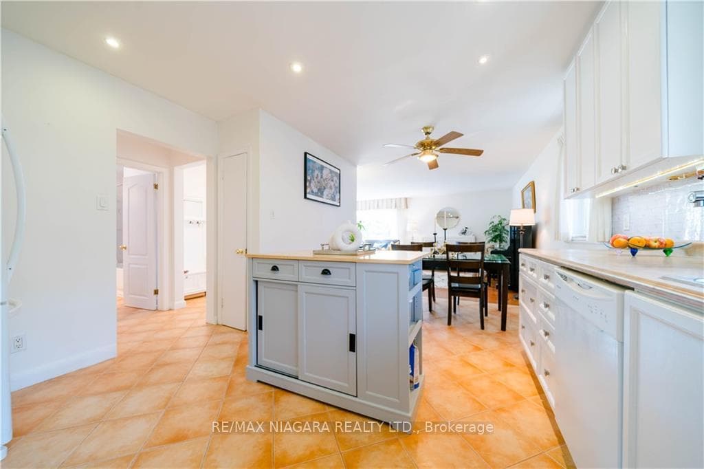 79 Droxford Avenue photo 16