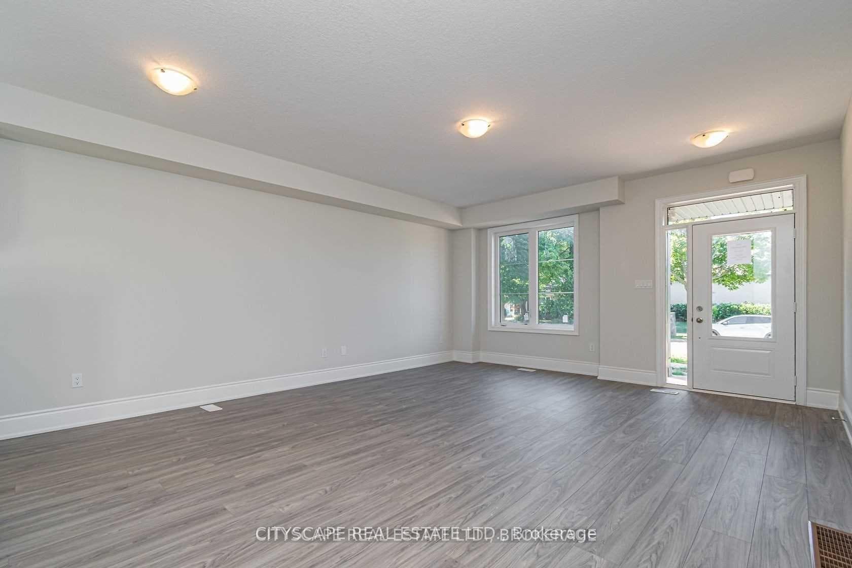 565 Wedgewood Drive photo 4