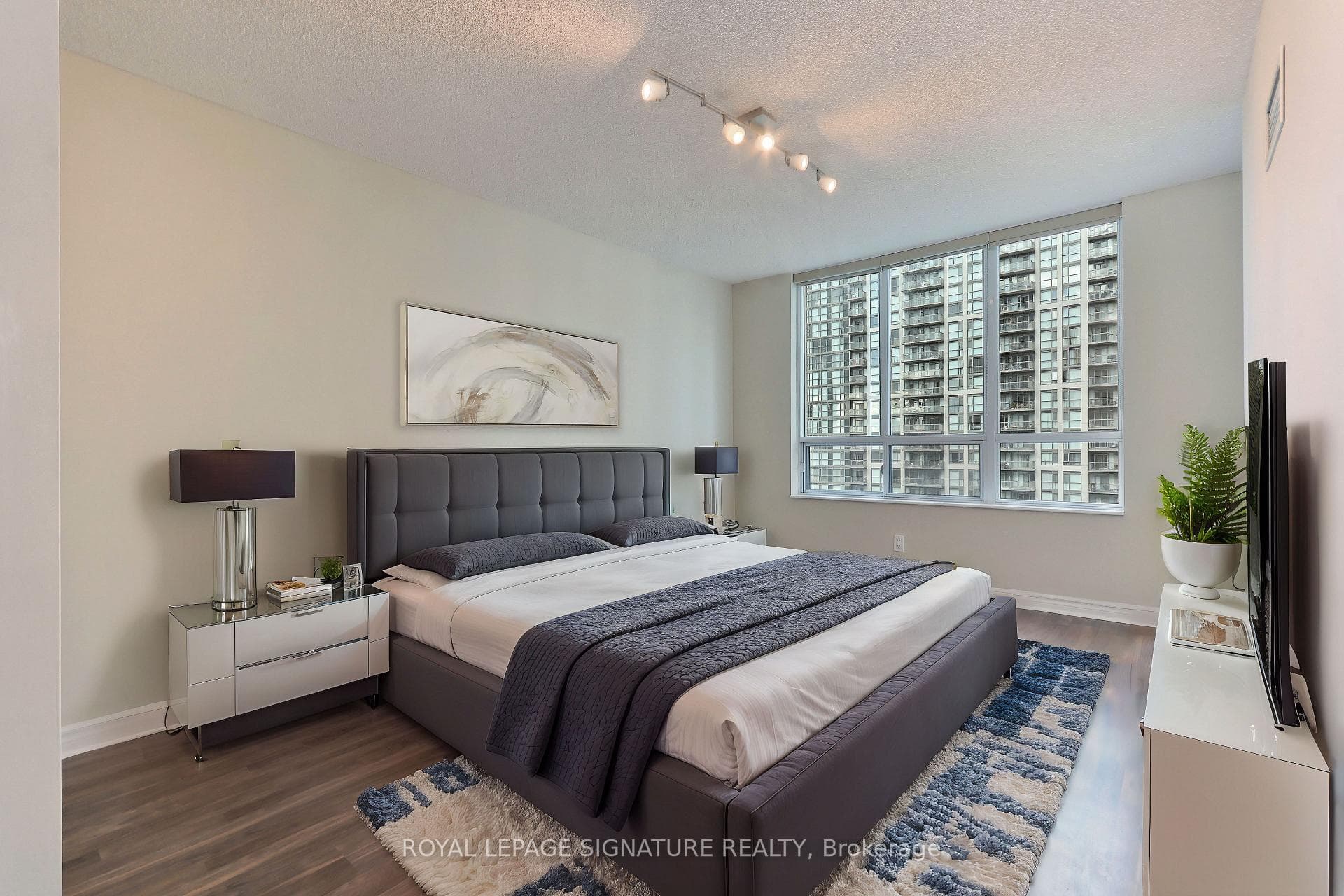 335 Rathburn Road Unit 1105 photo 16