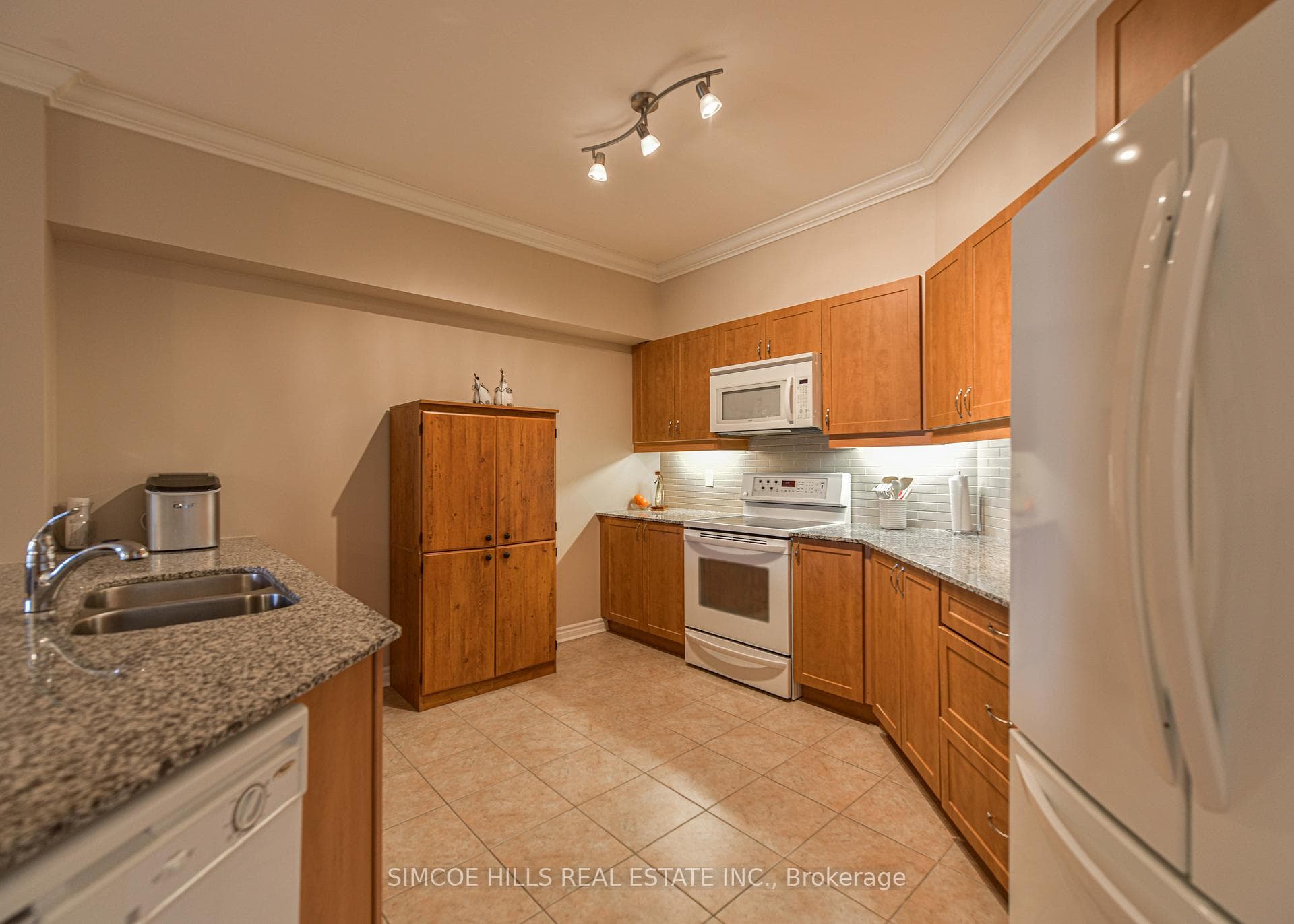 354 Atherley Road Unit 408 photo 12