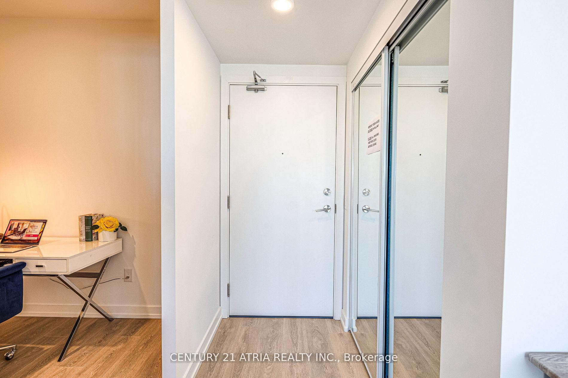 1100 Sheppard Avenue Unit 927 photo 2