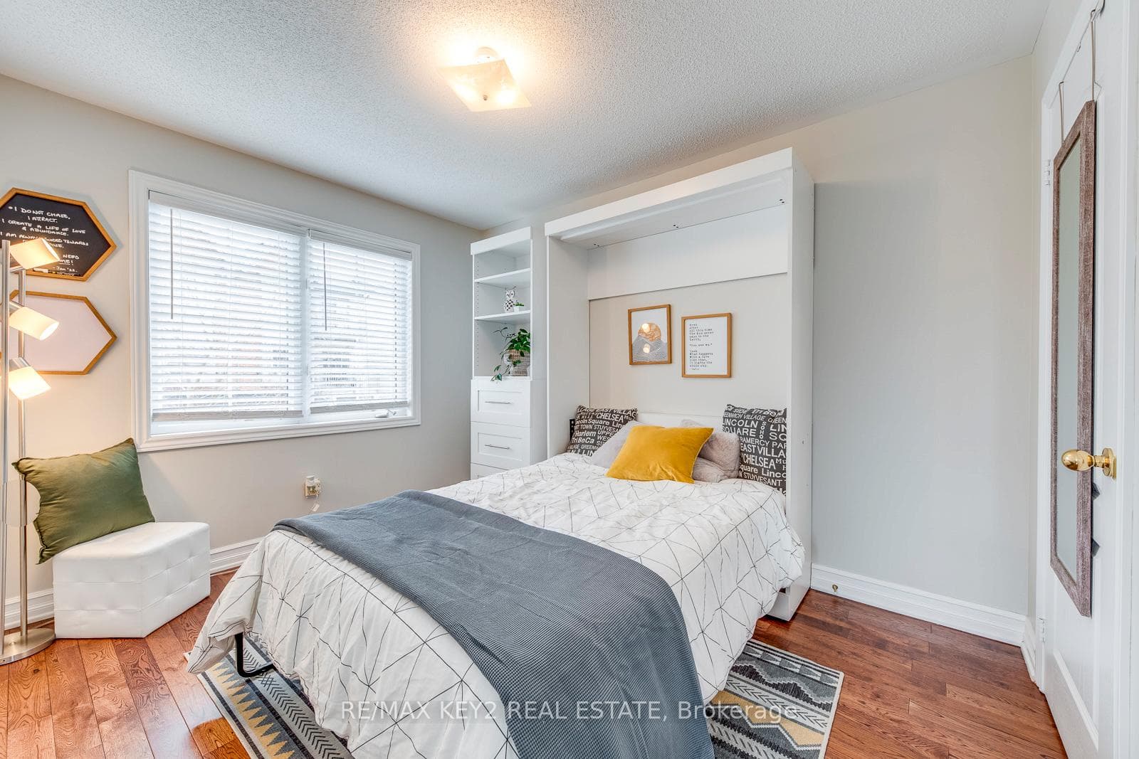 2424 Earl Grey Avenue photo 26