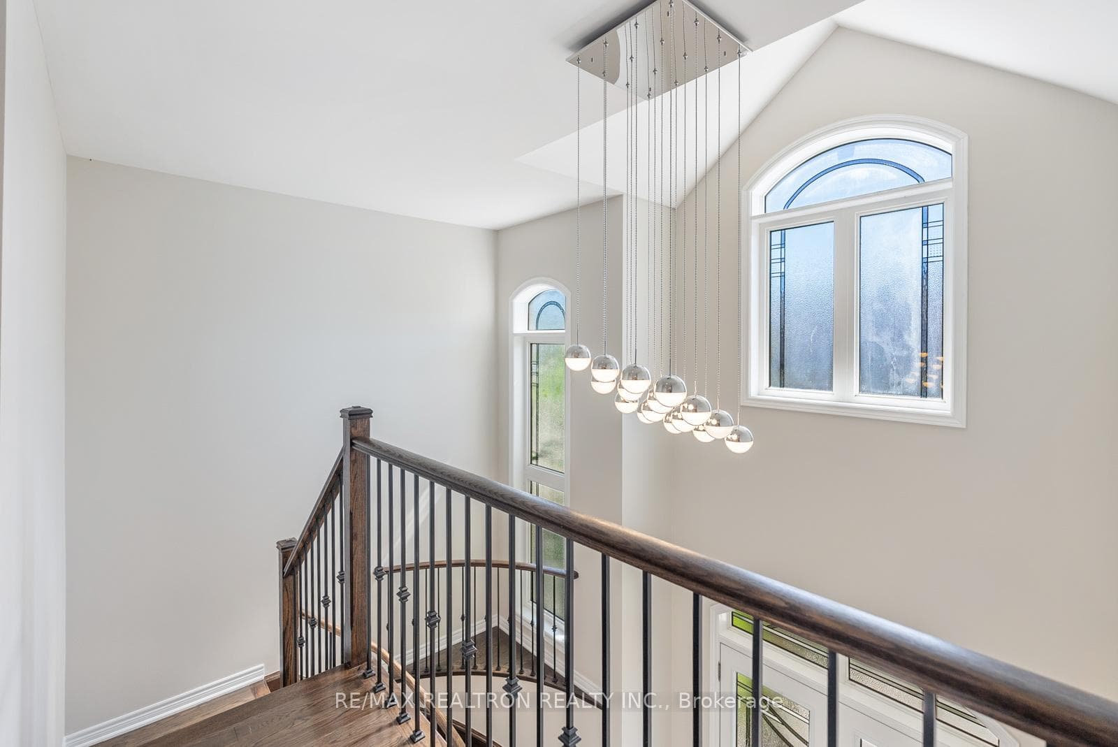 150 Sir Stevens Drive photo 12