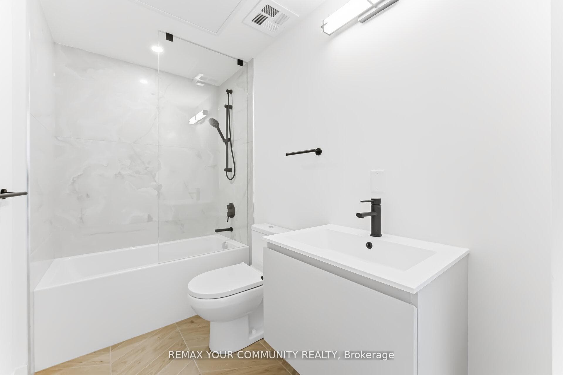 761 Queen Street Unit 603 photo 12