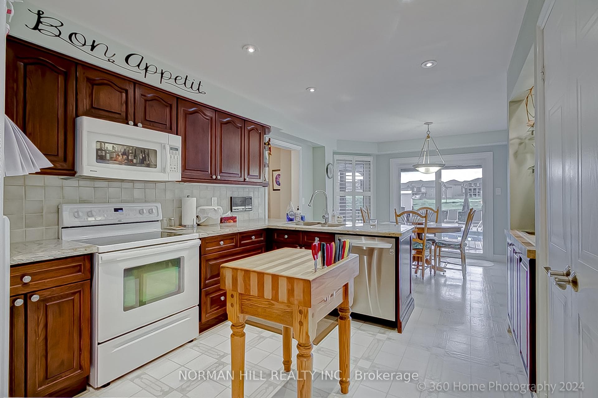 483 Alex Doner Drive photo 10