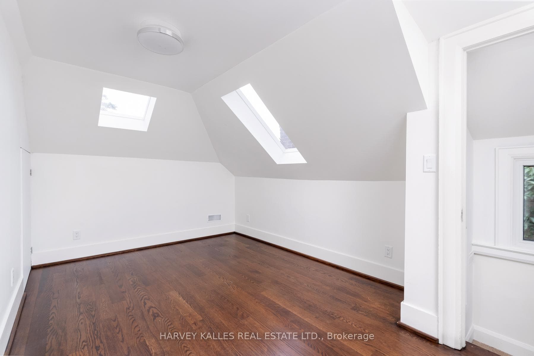 104 Lauder Avenue photo 32