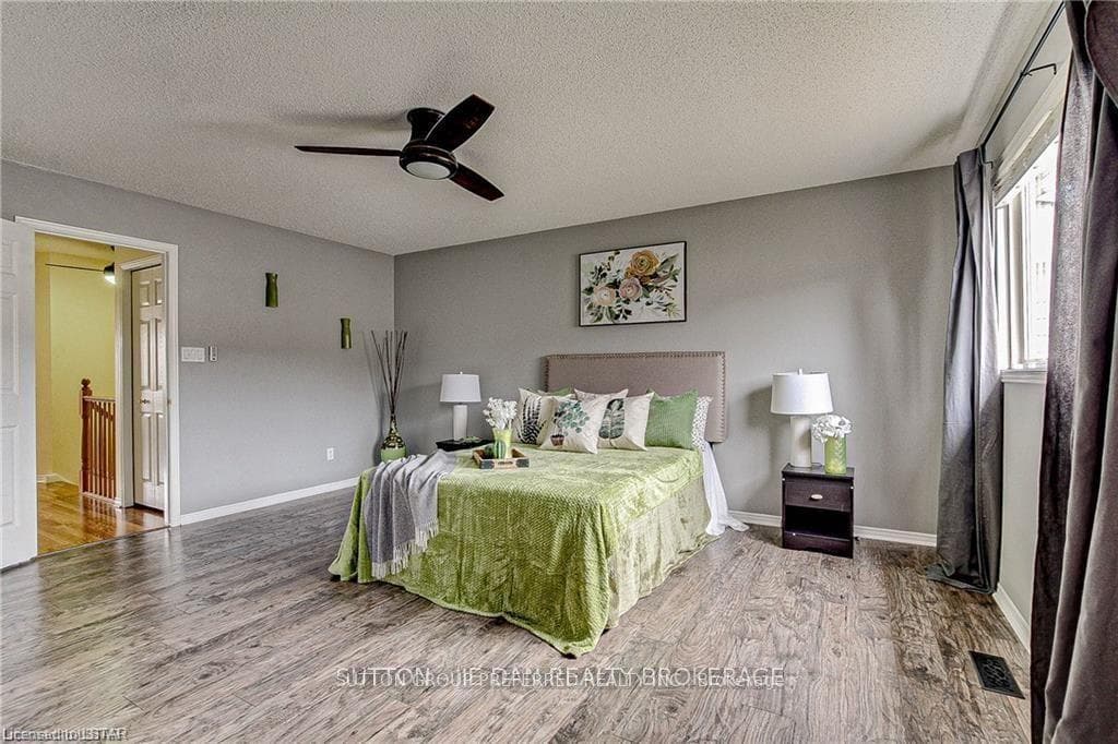320 AMBLESIDE Drive Unit 40 photo 25