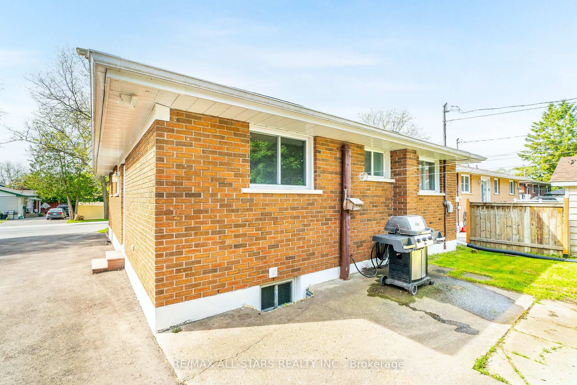 10 Dominion Drive photo 28