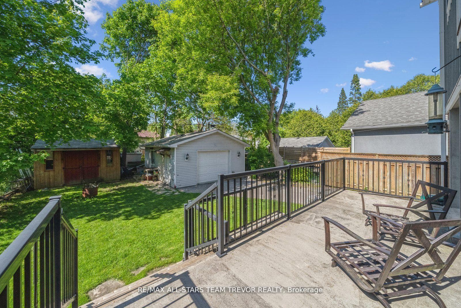27 Corbett Crescent photo 33