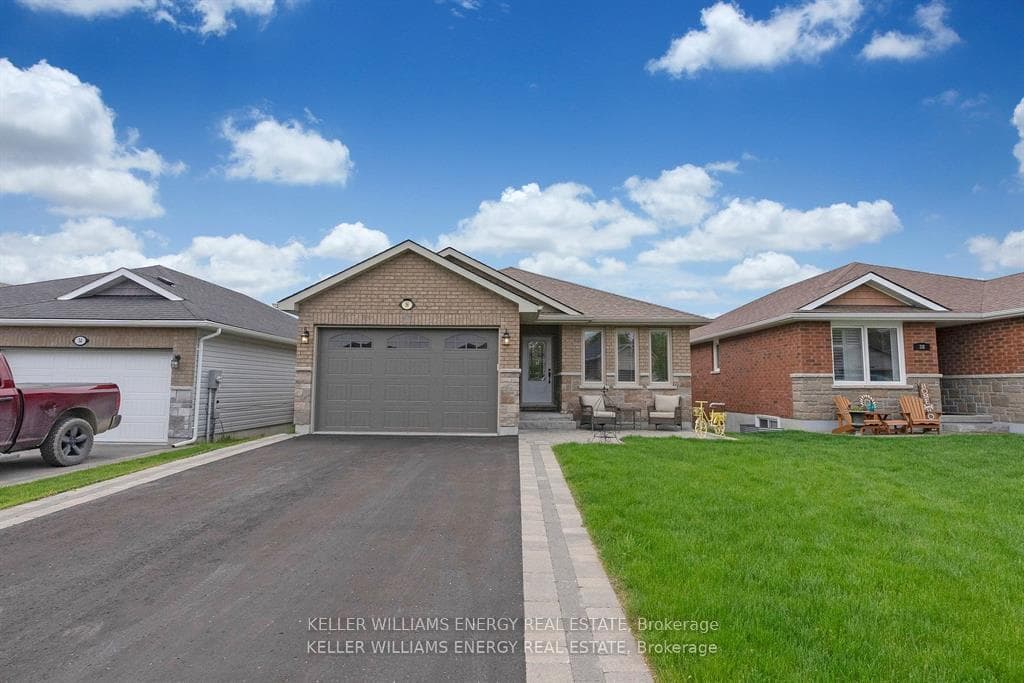 36 Cortland Way photo 2