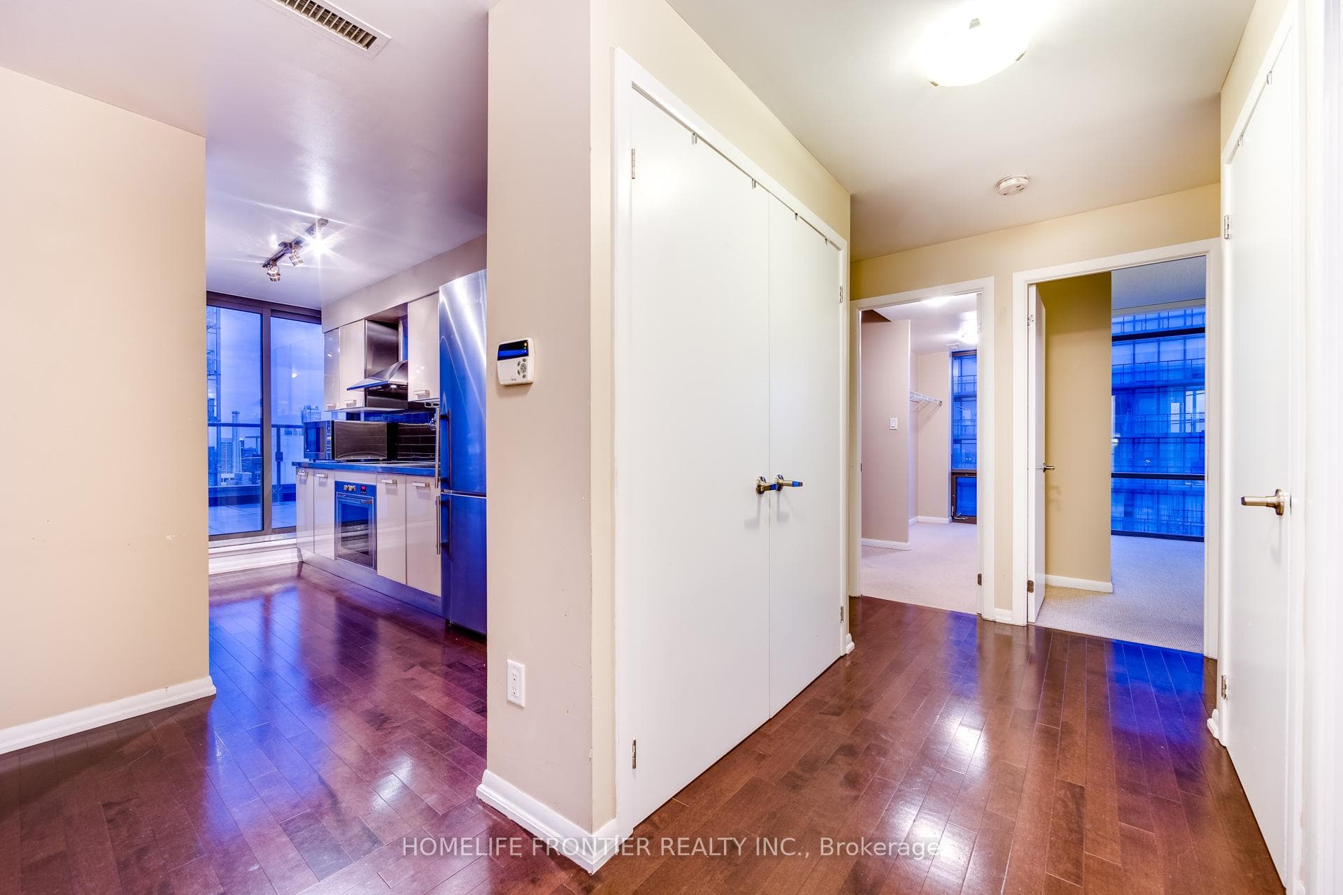 37 Grosvenor Street Unit PH3501 photo 12