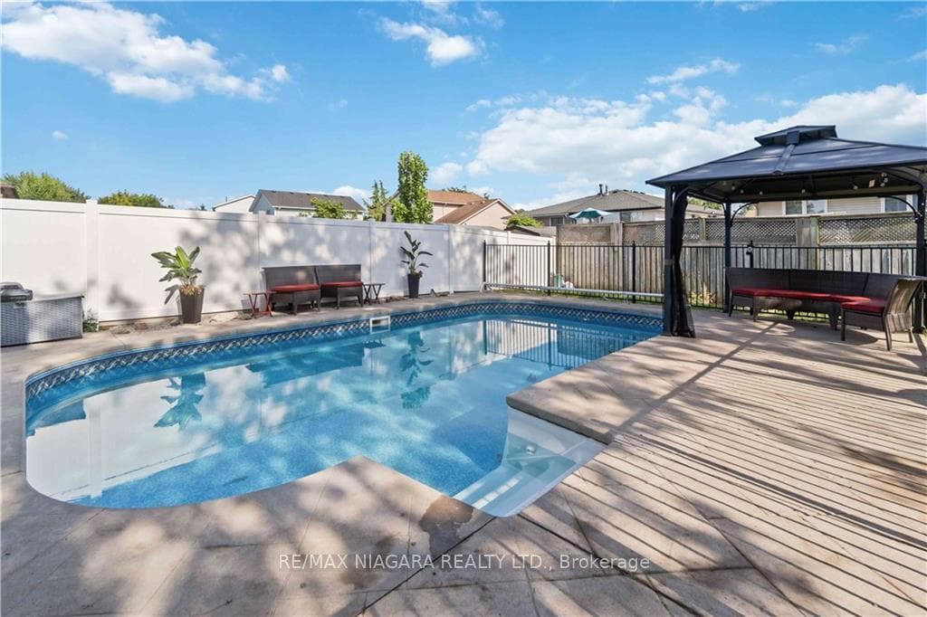 6736 Buckingham Drive photo 22