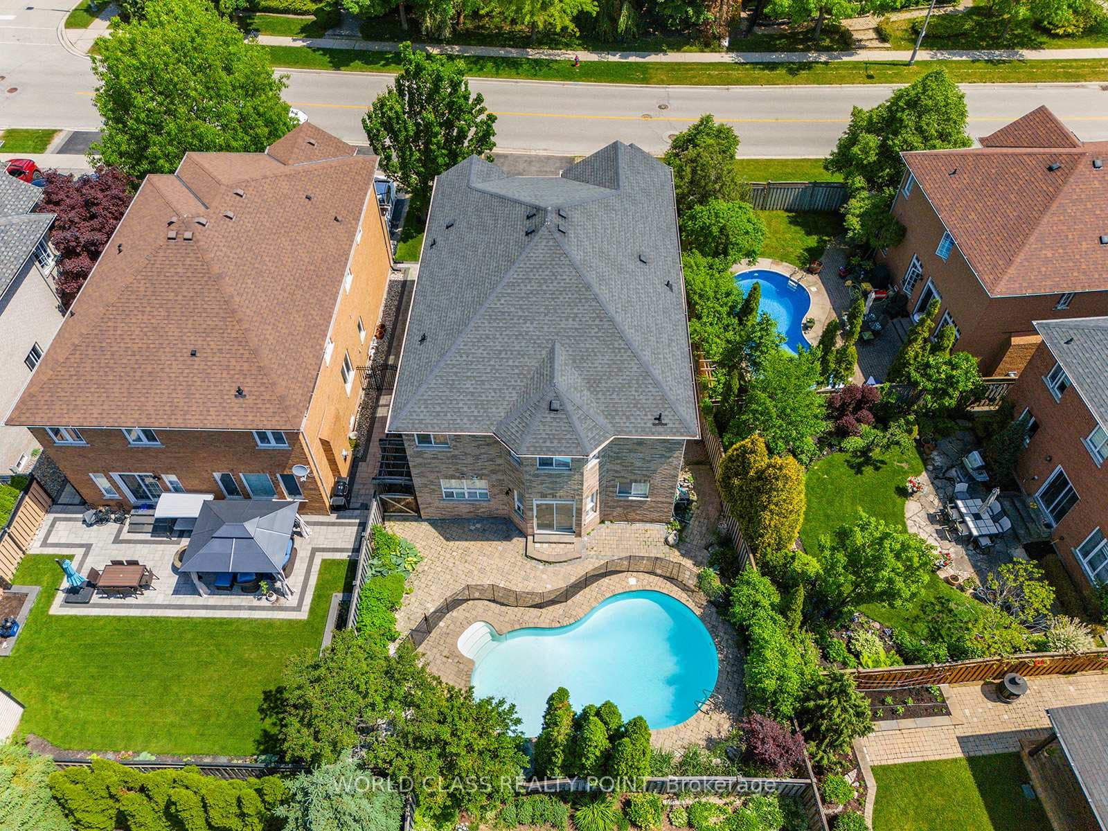 2072 Bloomfield Drive photo 38