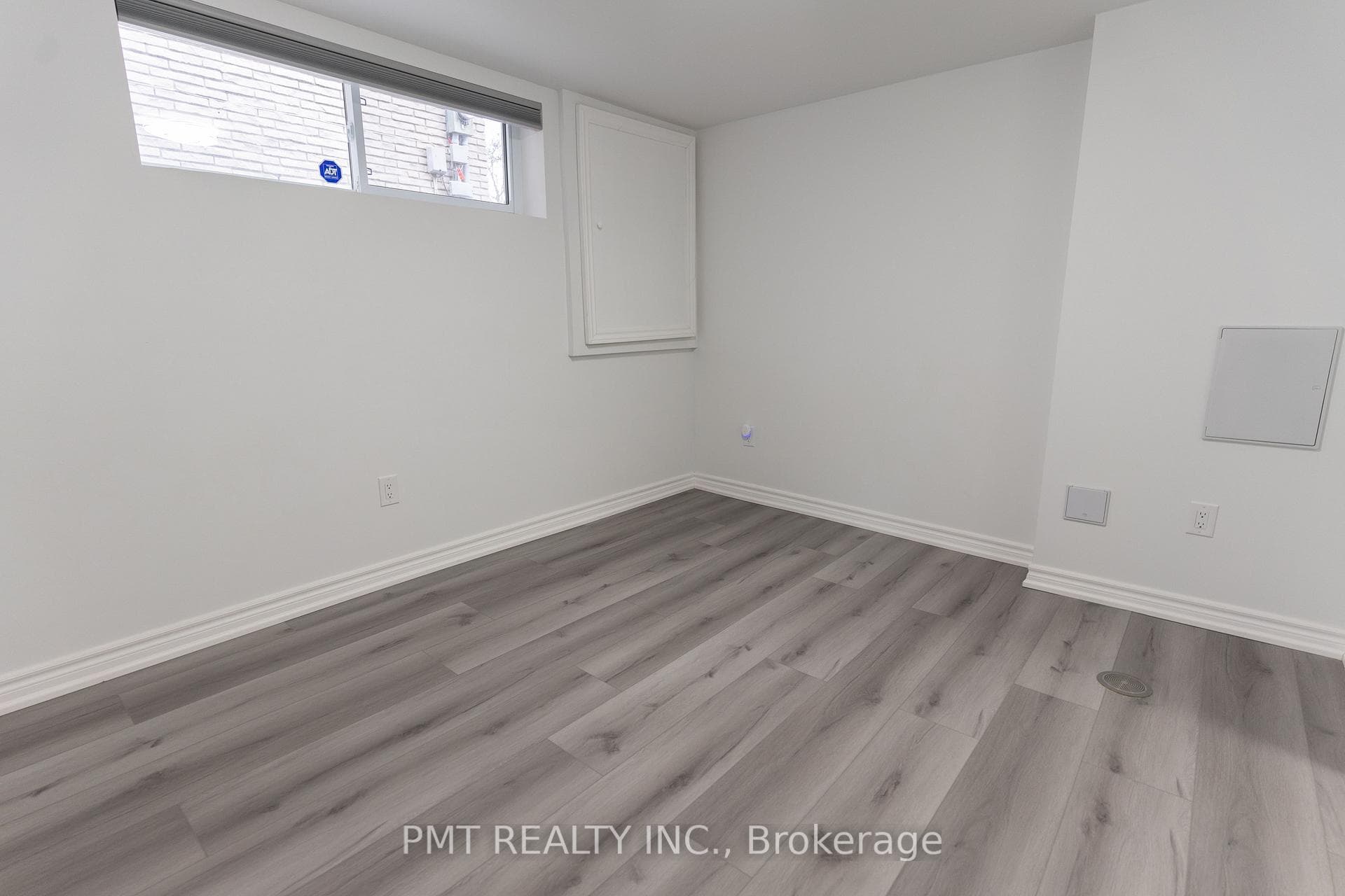 928 Central Park Boulevard Unit Lower photo 9