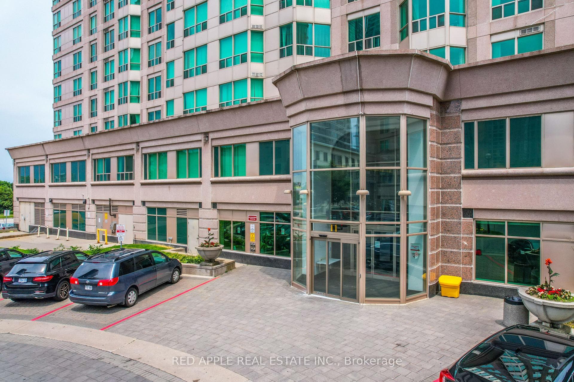 11 Lee Centre Drive Unit 707 photo 4