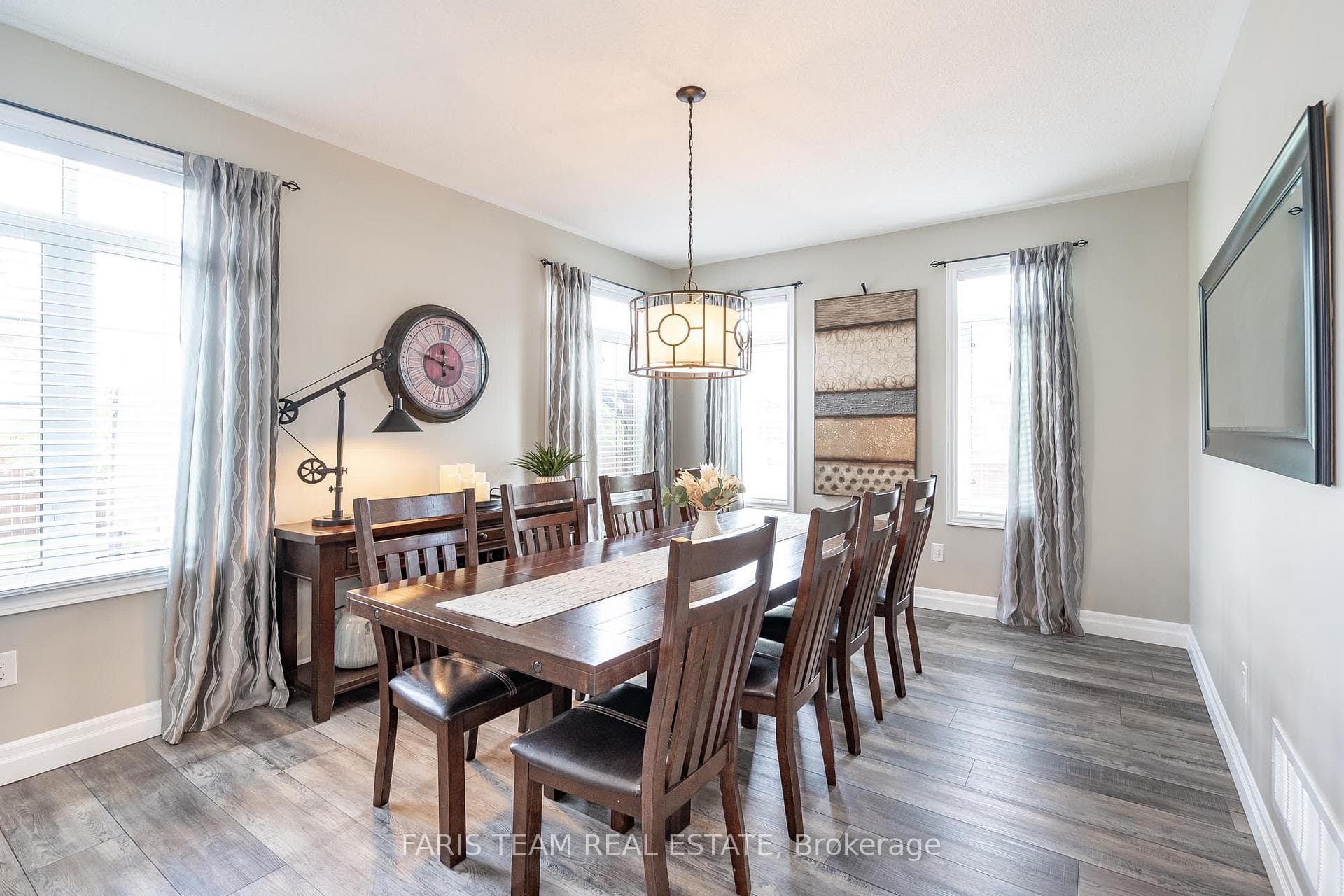 257 Kozlov Street photo 12