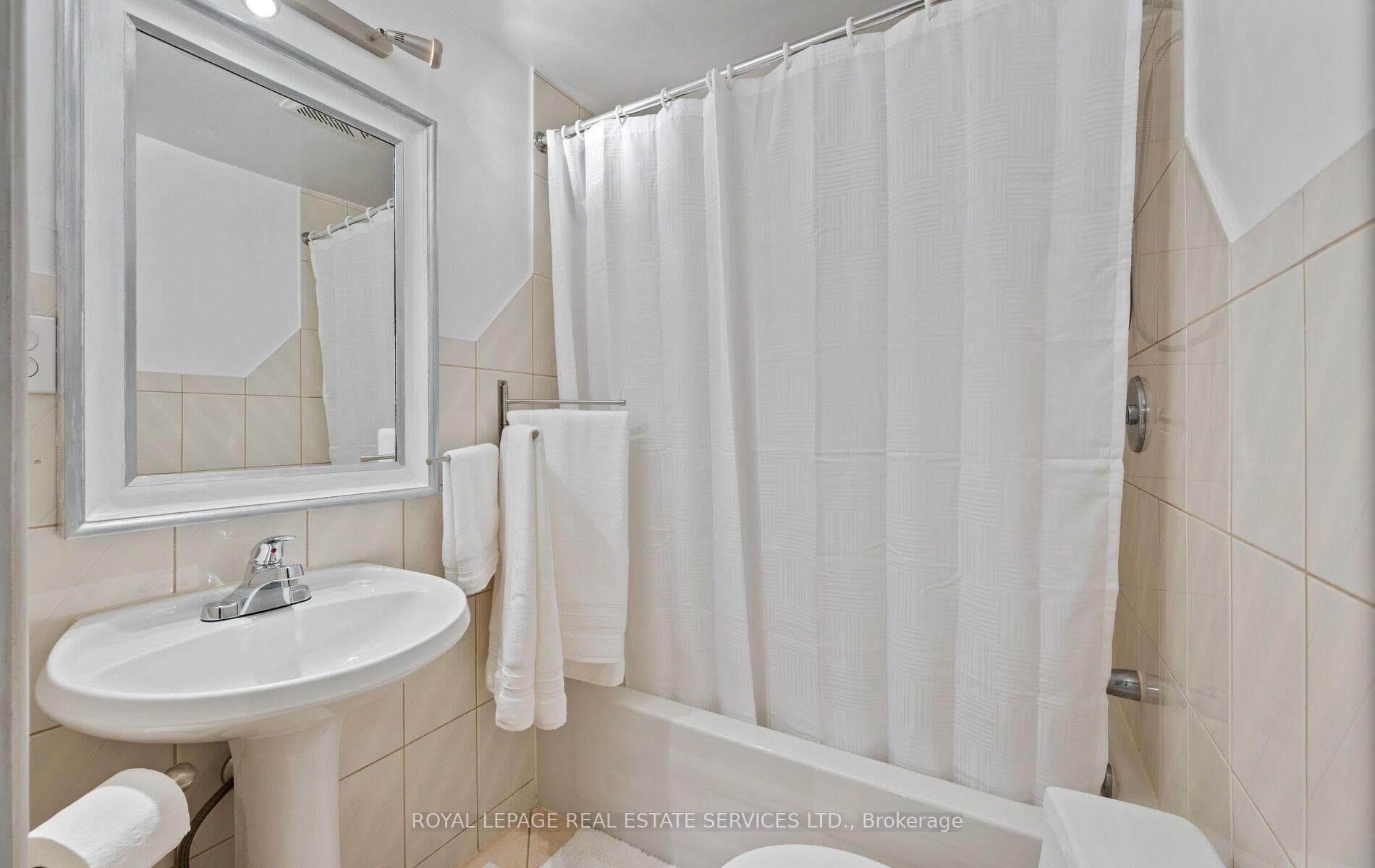 613 Beresford Avenue photo 27