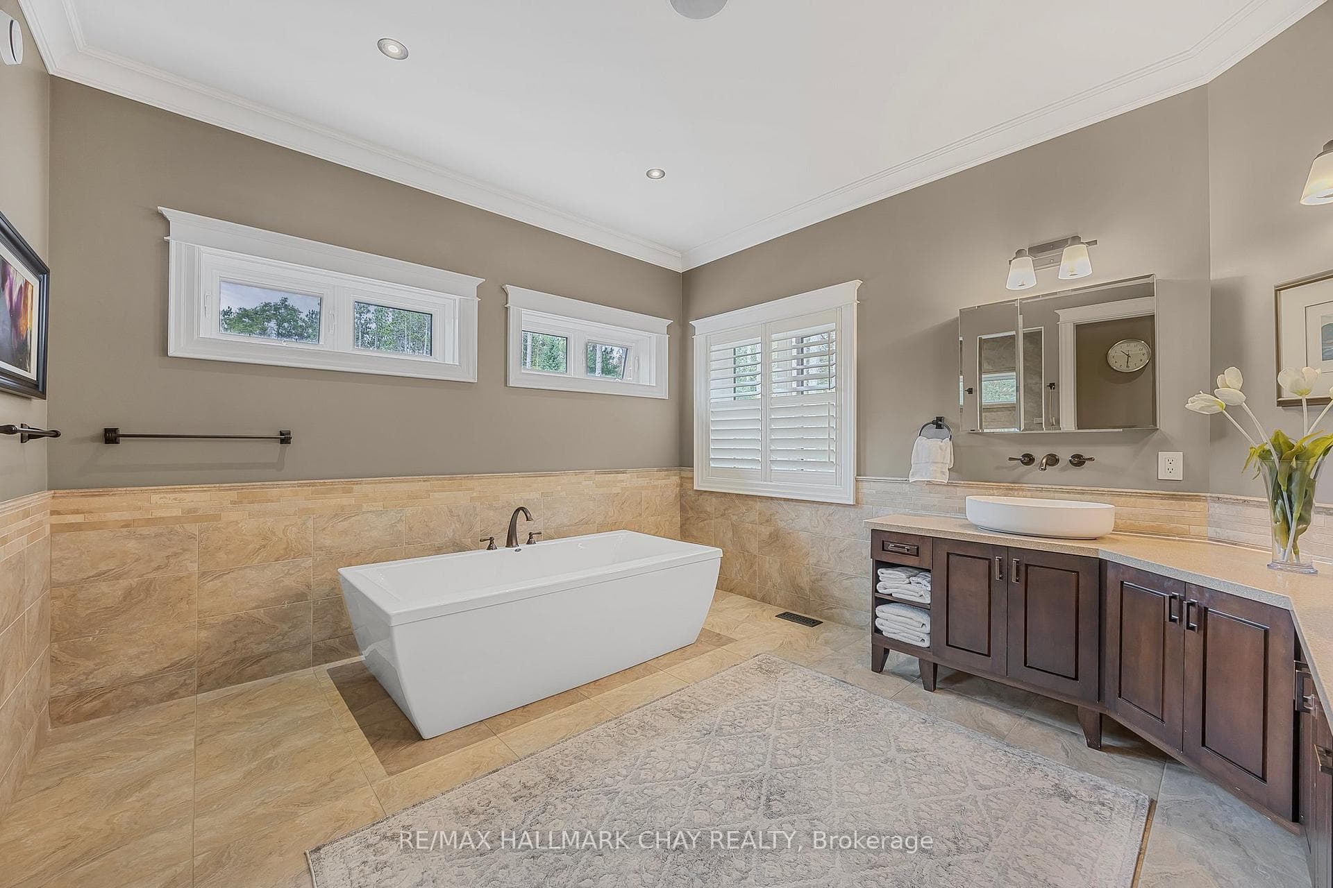 Huge Spa like ensuite