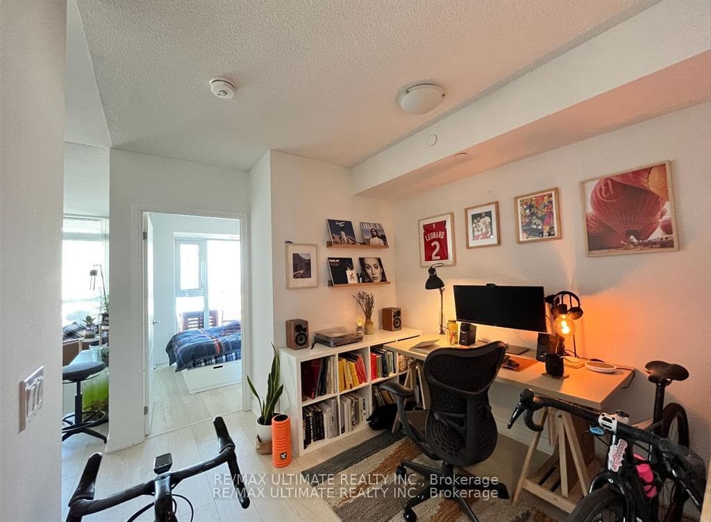 50 Wellesley Street Unit 2905 photo 4