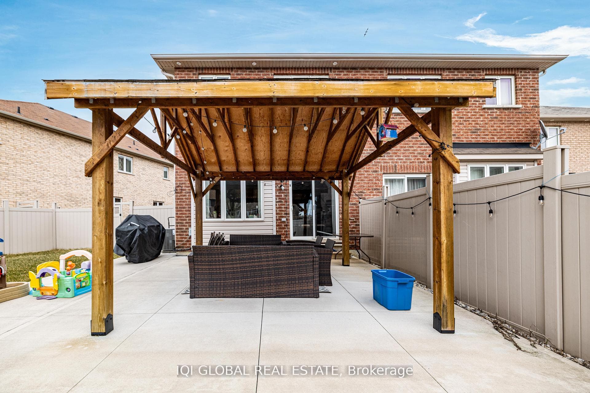 7493 Saint Barbara Boulevard photo 36