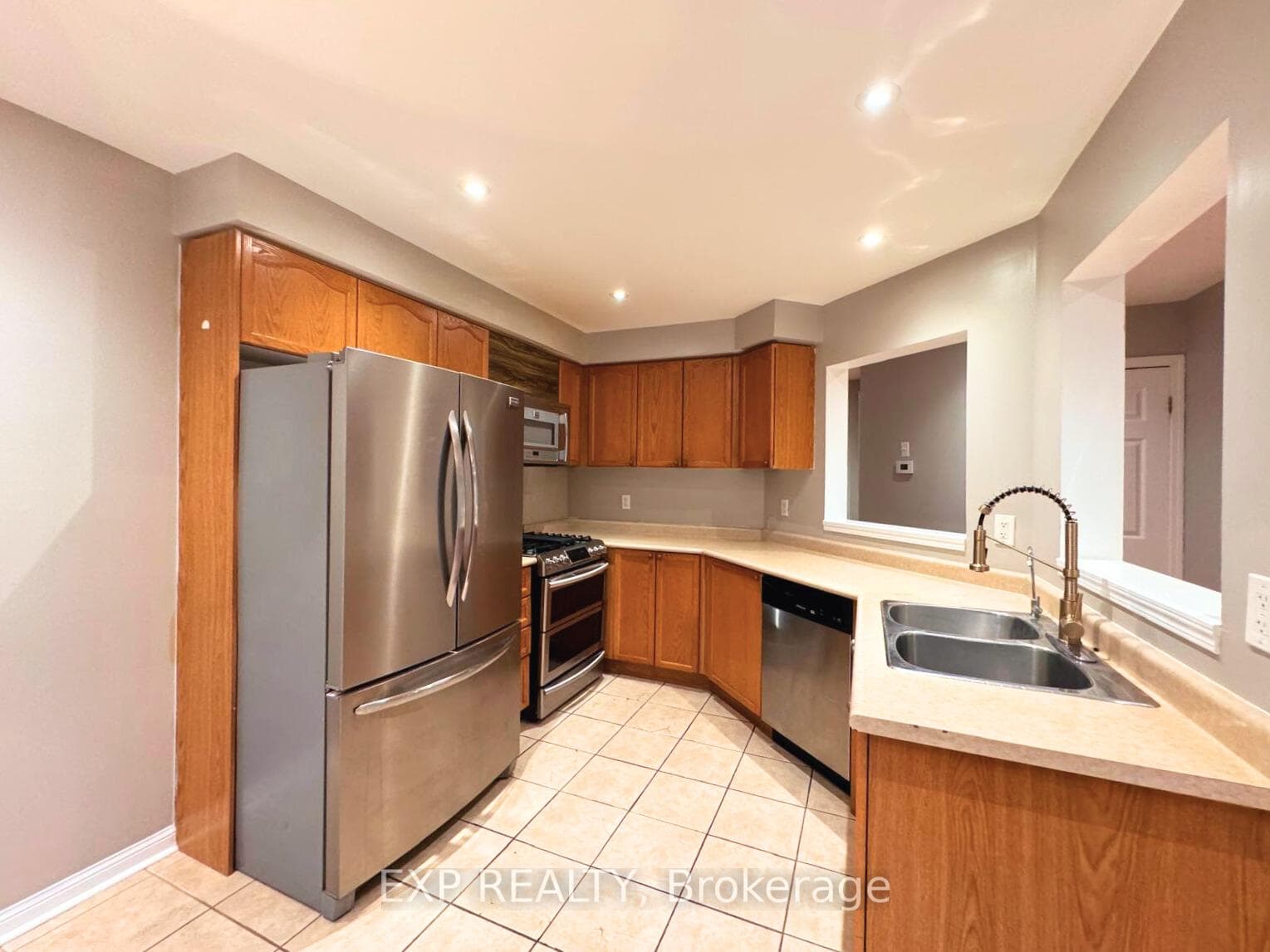 718 Irving Terrace Unit #UPPER photo 11