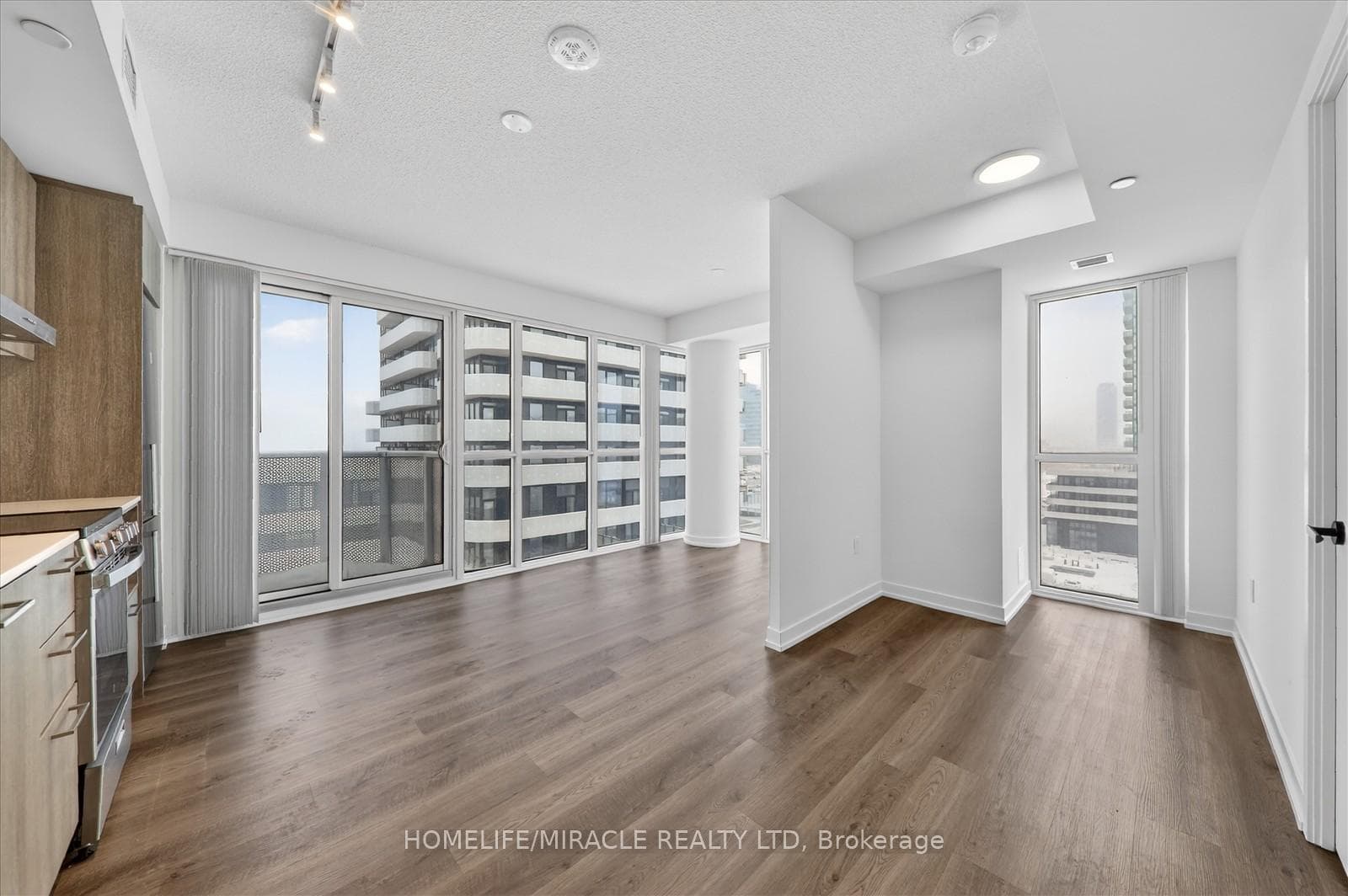 195 Commerce Street Unit 915 photo 12