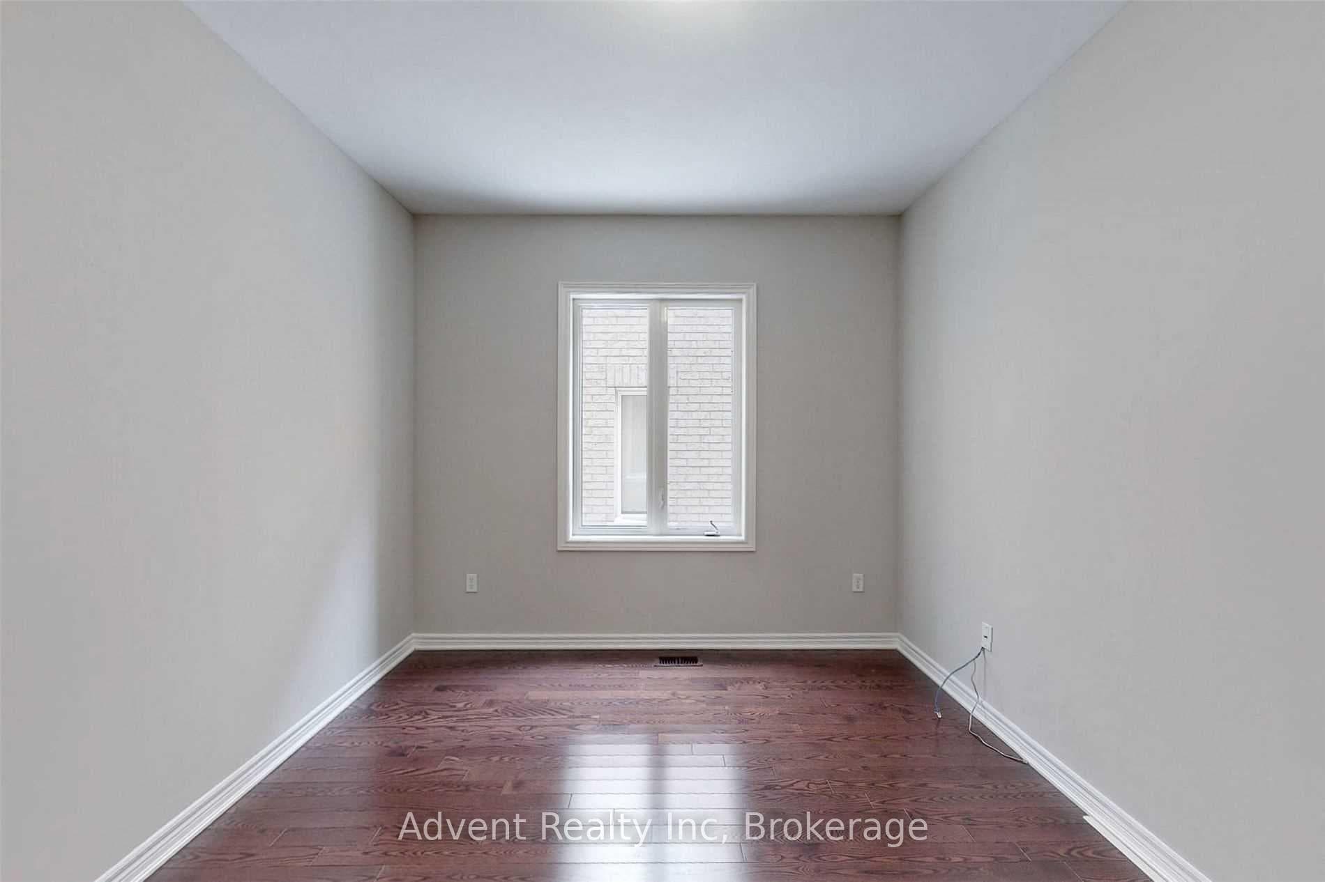 1216 Stuffles Crescent photo 10