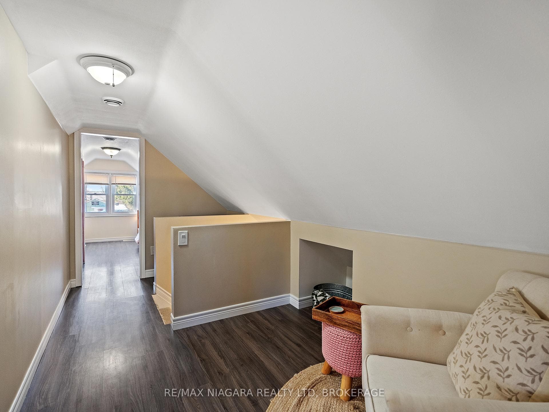 2474 Stevensville Road photo 15