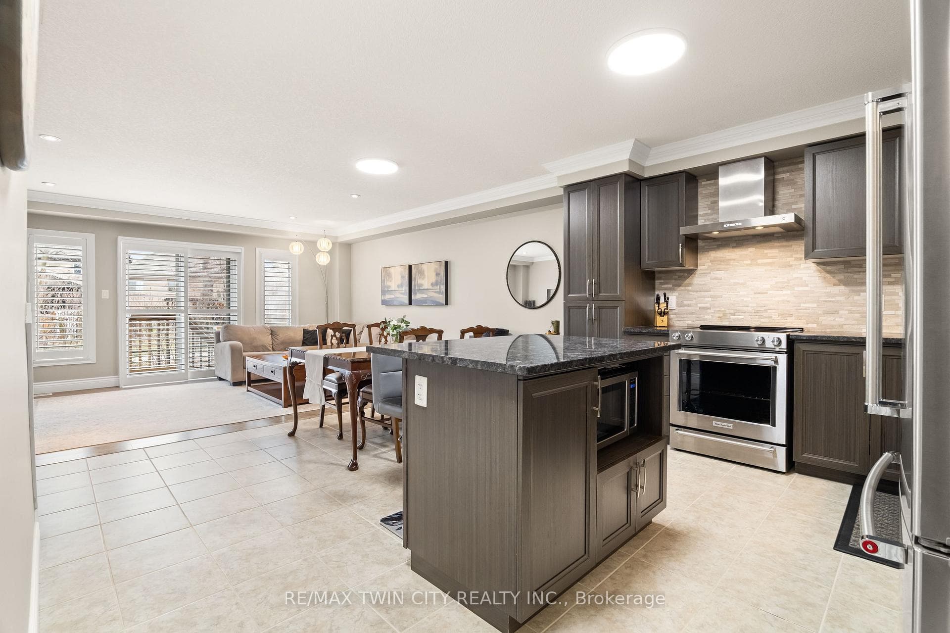 67 Meadowridge Street photo 5