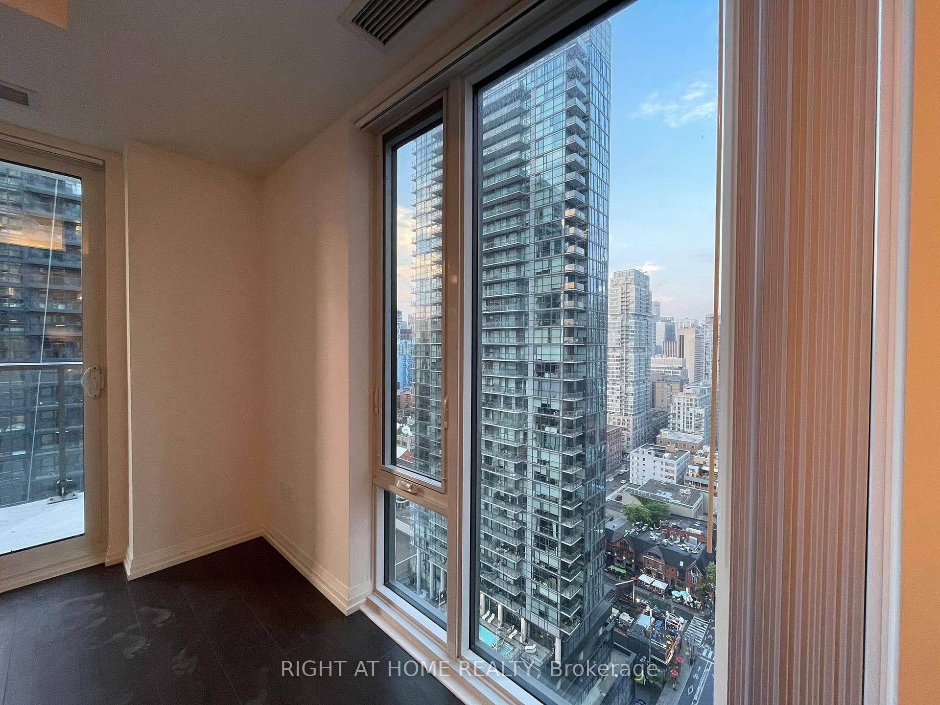 28 Widmer Street Unit 2828 photo 3