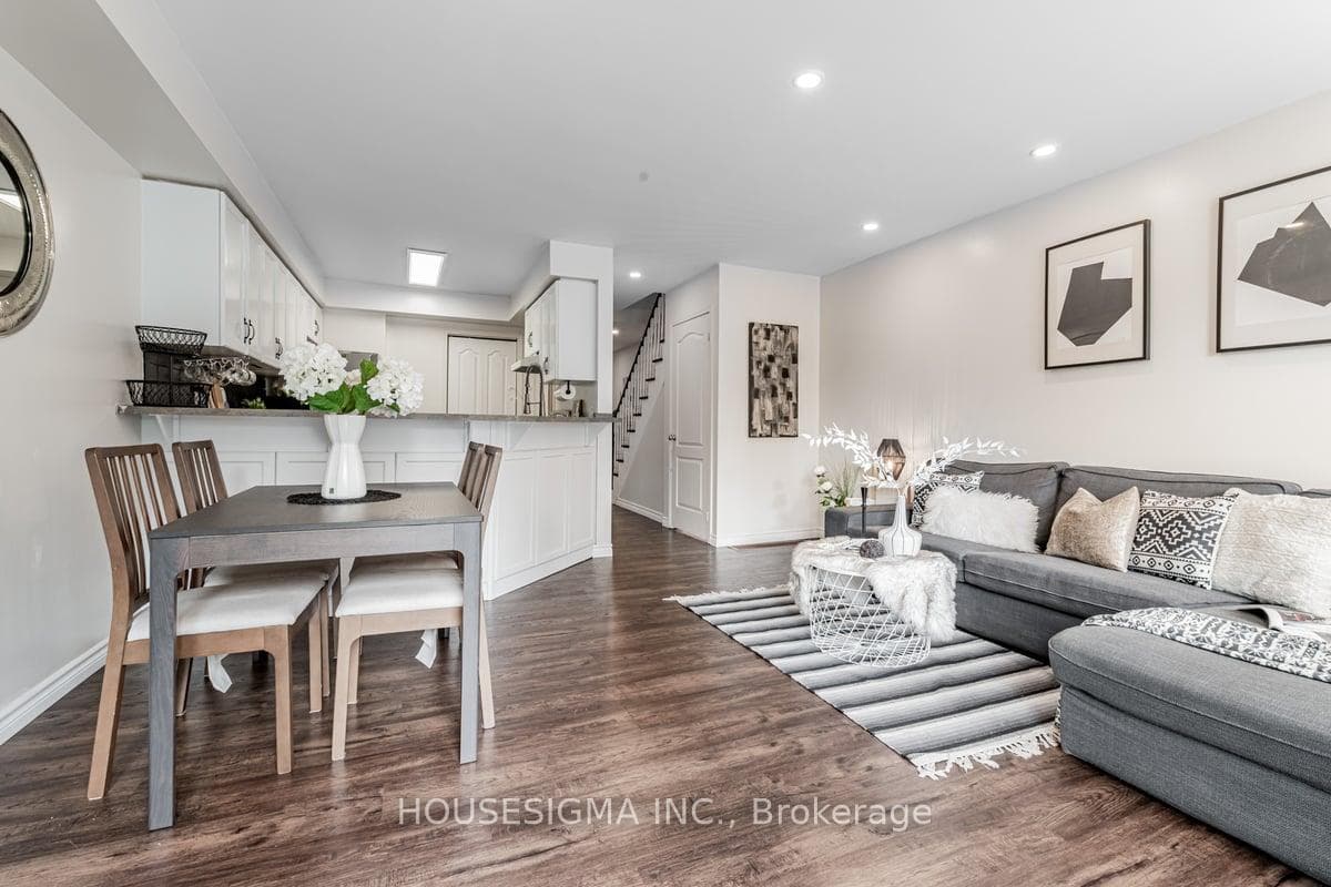 555 Tugwell Place photo 14