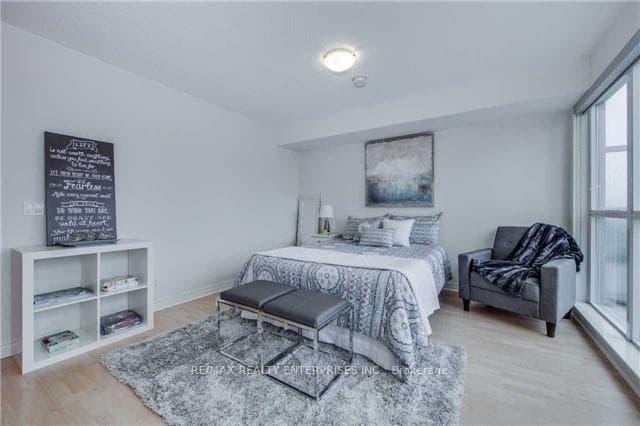 60 Town Centre Court Unit 811 photo 3