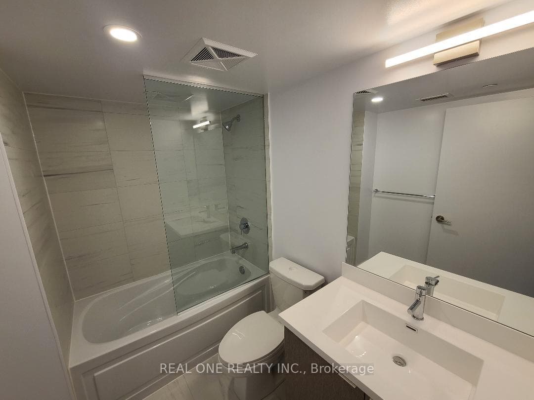 219 Dundas Street Unit 511 photo 7