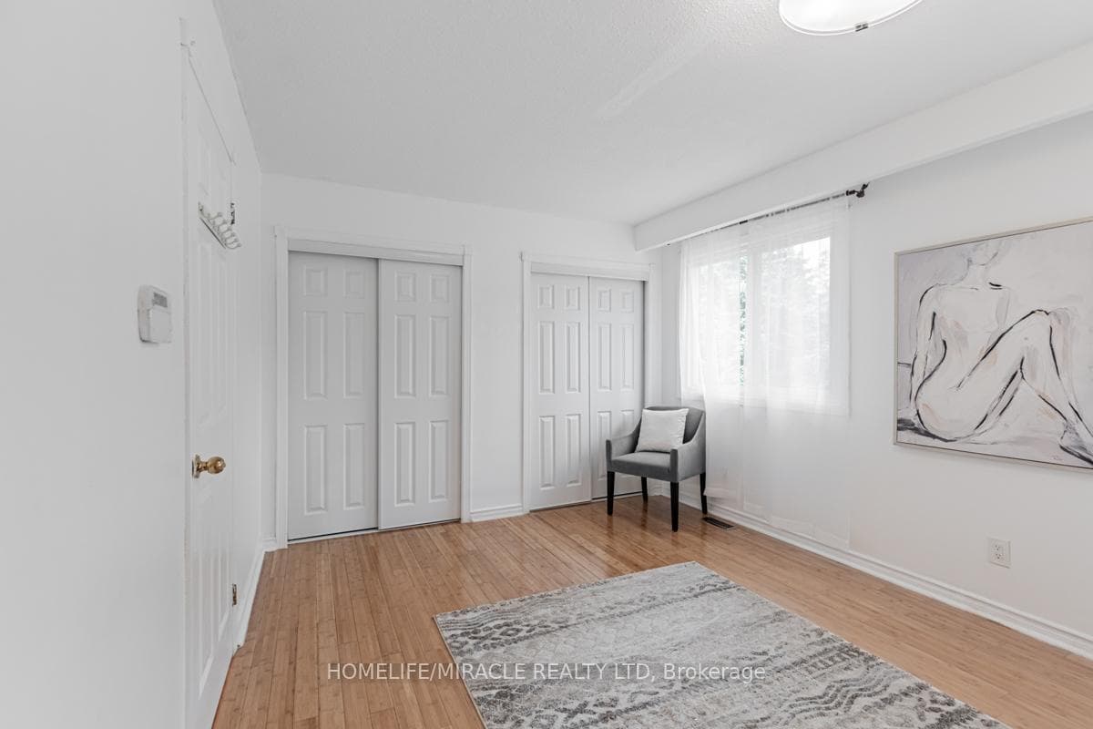 545 Woodbine Avenue photo 20
