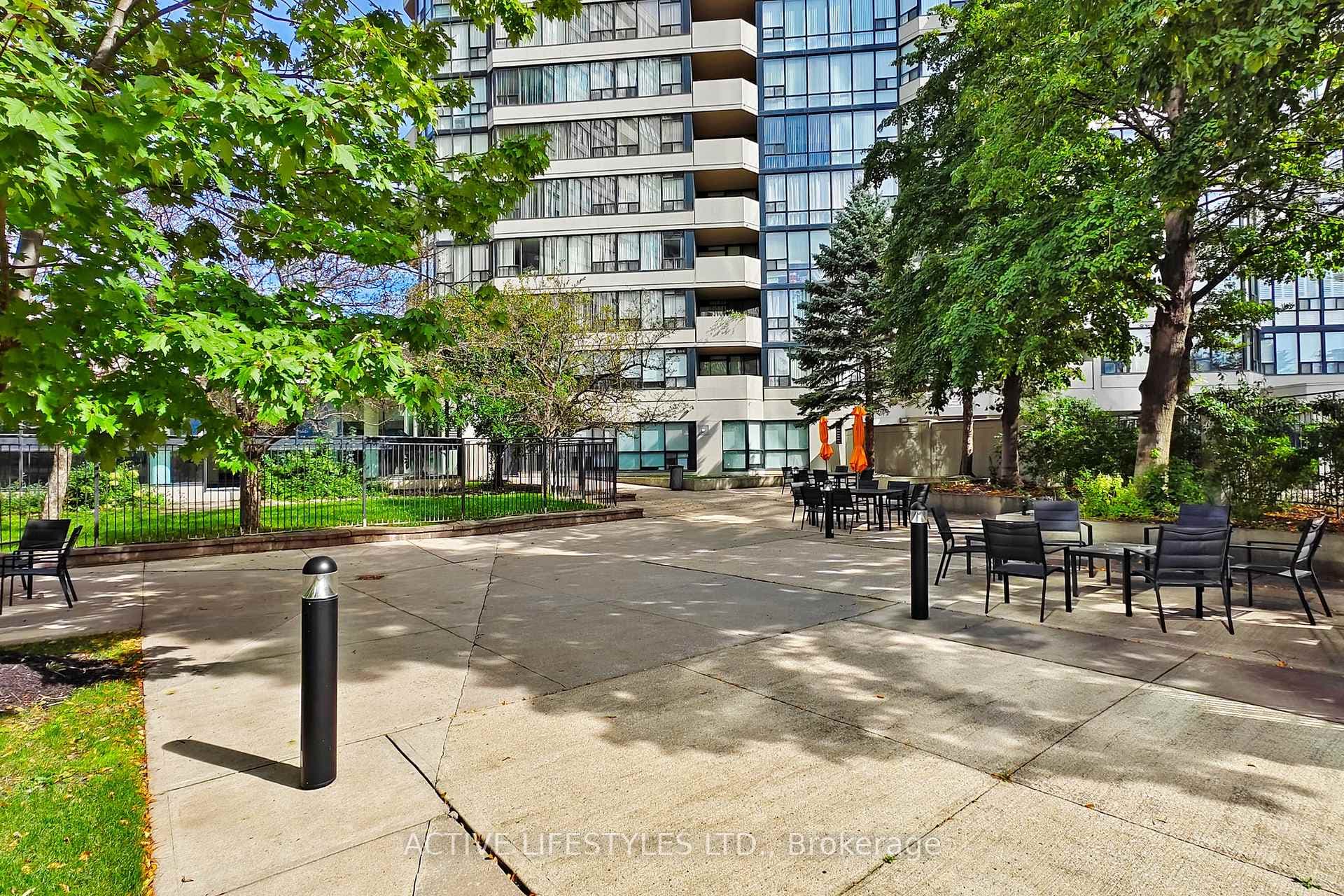 350 Rathburn Road Unit 1503 photo 36