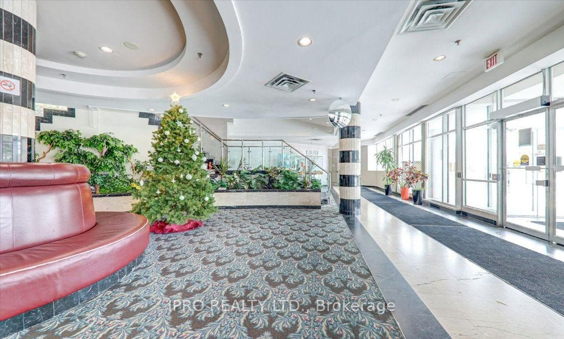 2550 Lawrence Avenue Unit 1114 photo 7
