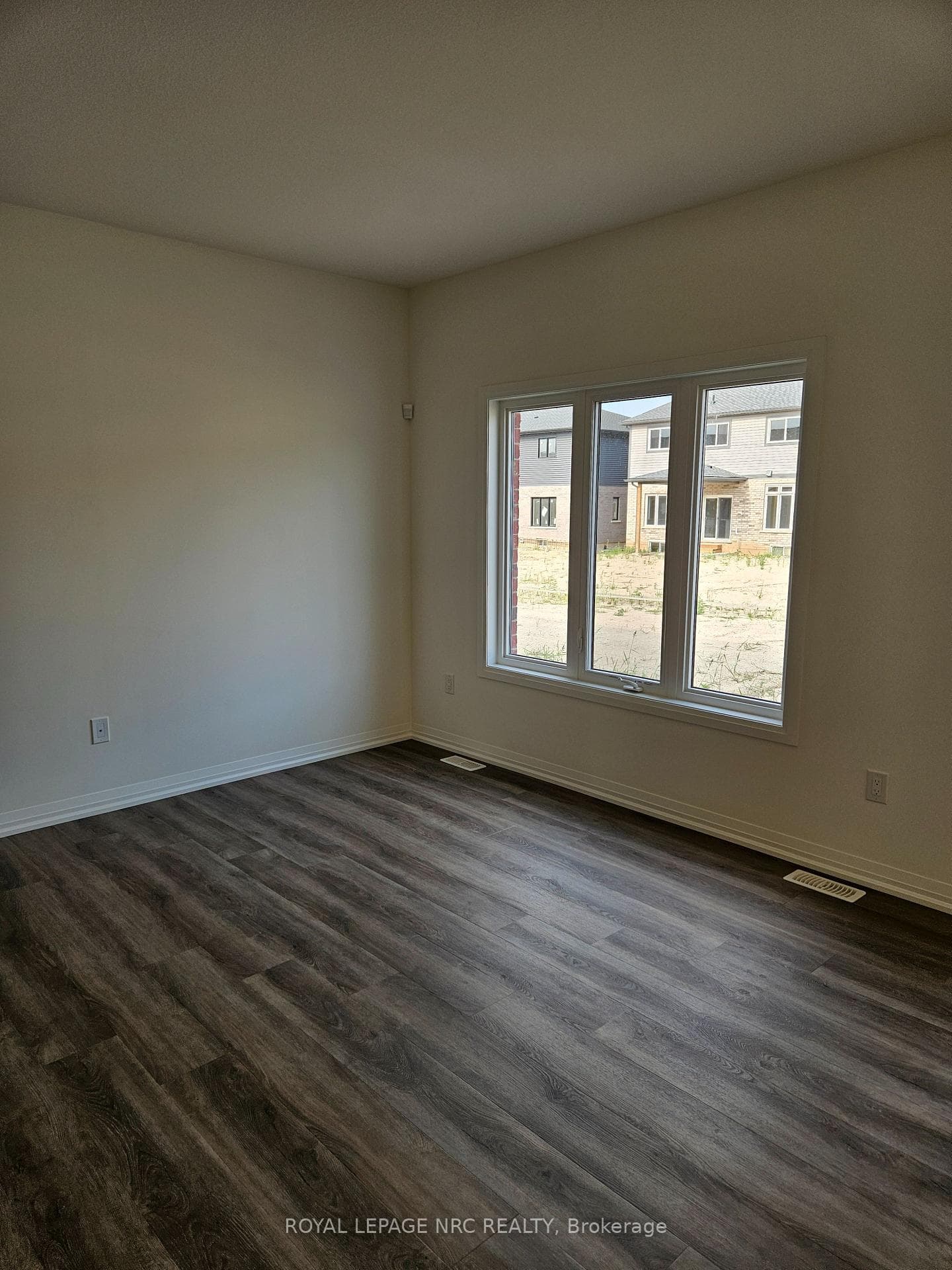 50 Samuel Avenue photo 13