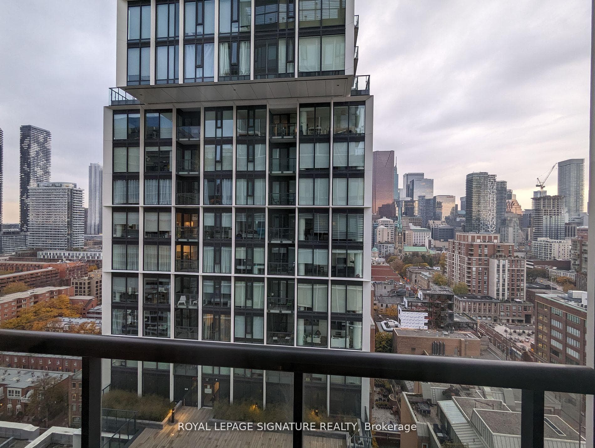 158 Front Street Unit 2017 photo 11