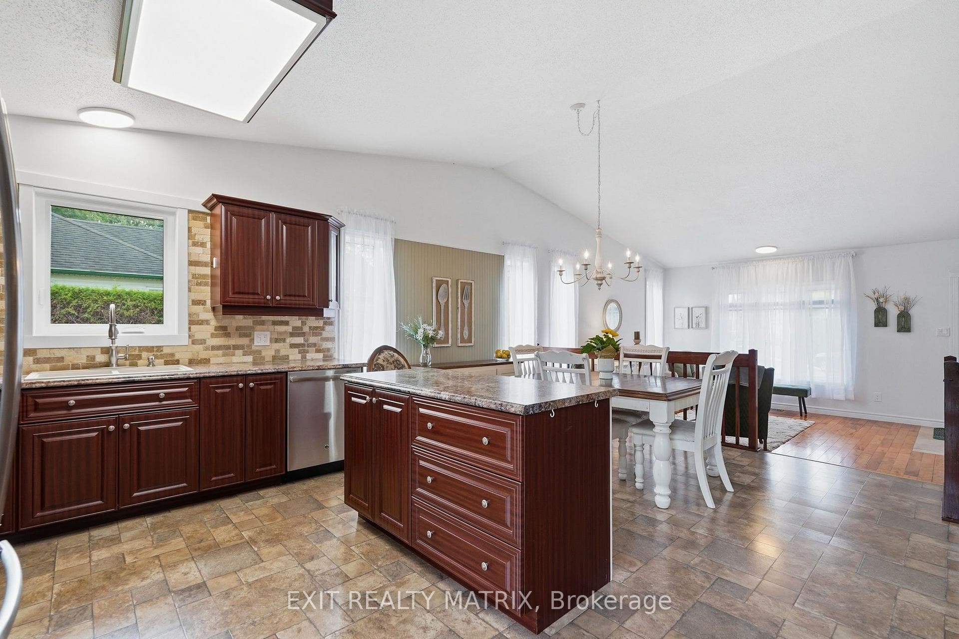 788 Joliette Street photo 13