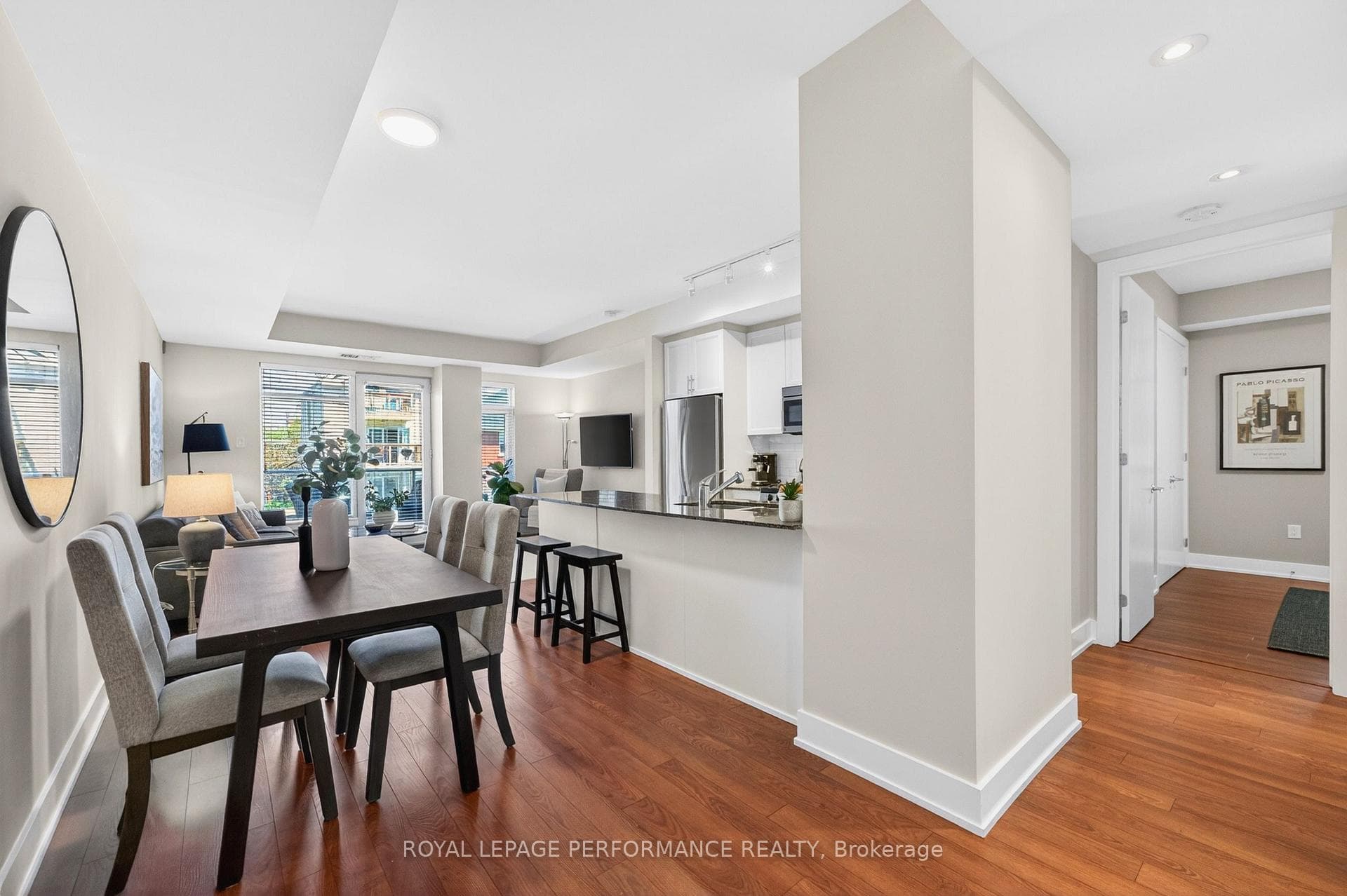 131 Holland Avenue Unit 203 photo 11