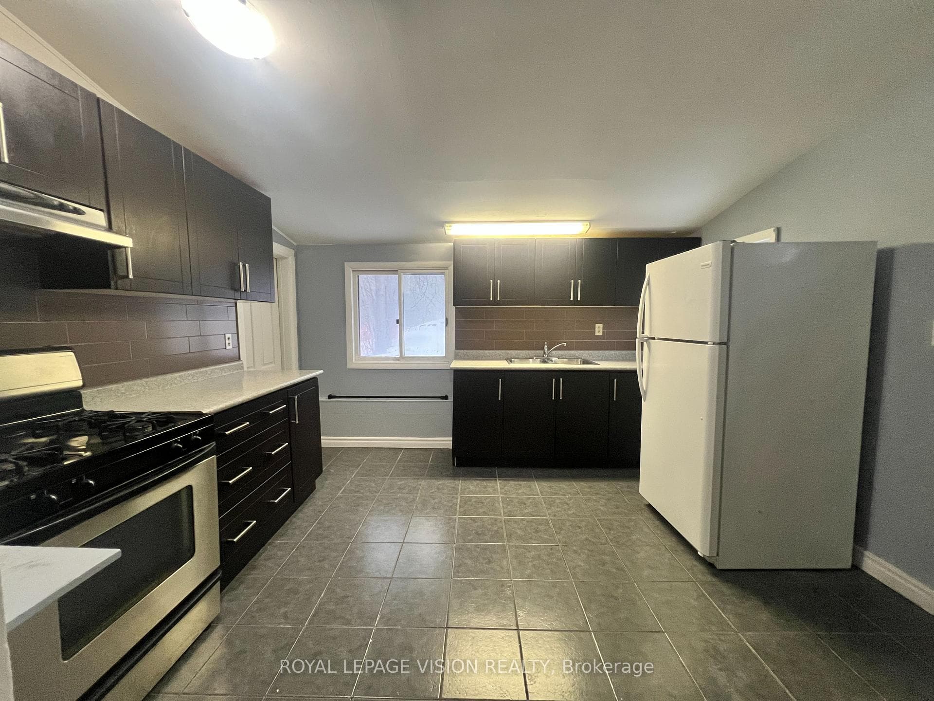 424 BLOOR Street photo 20