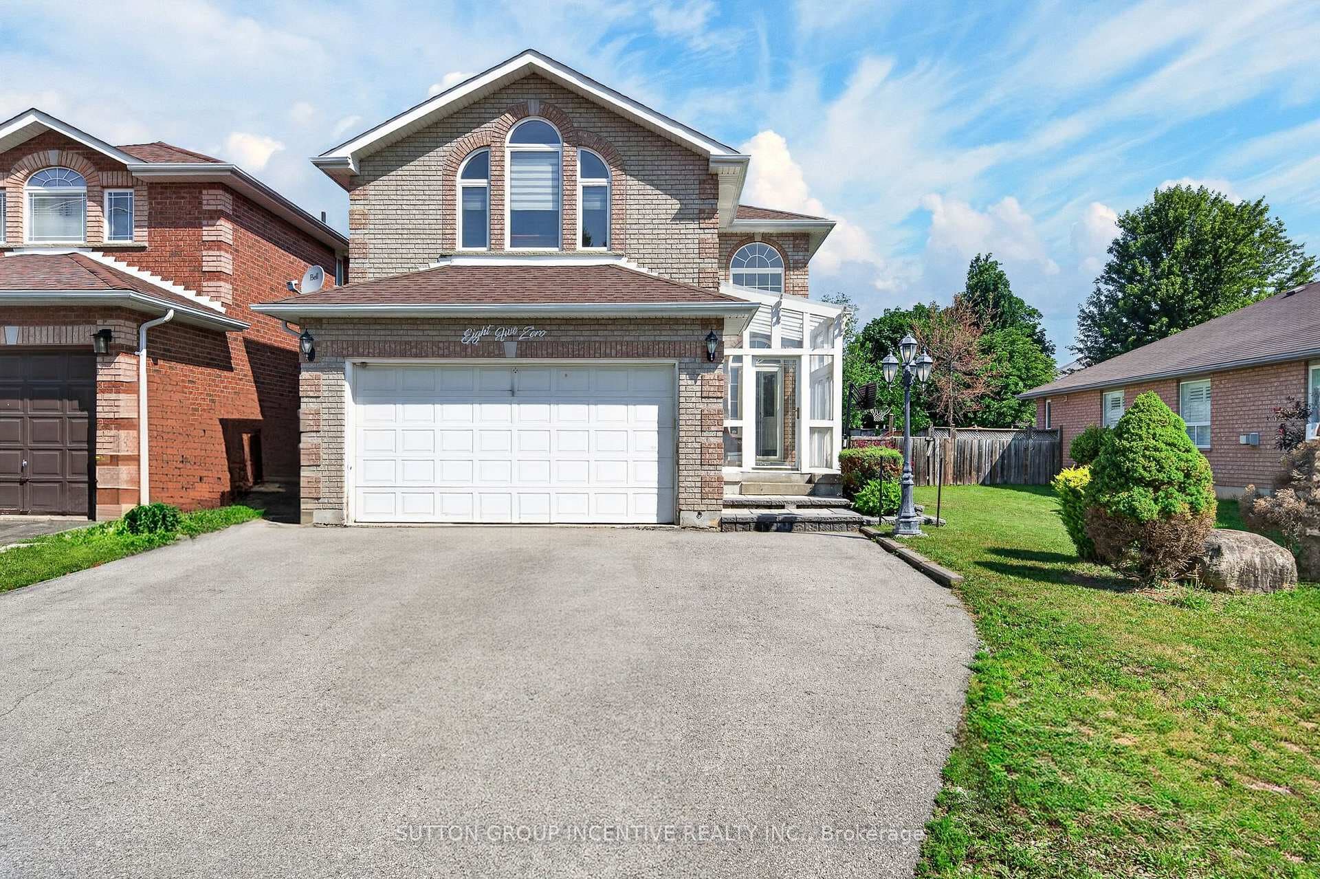 850 Leslie Drive photo 1
