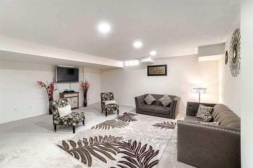 1073 Urell Way photo 29