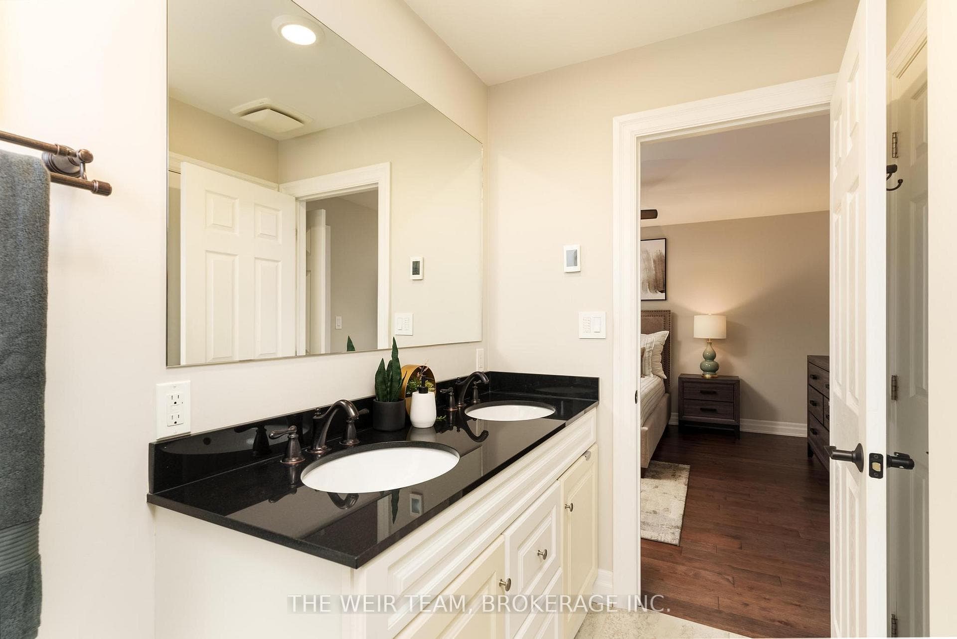 141 Harewood Avenue photo 7
