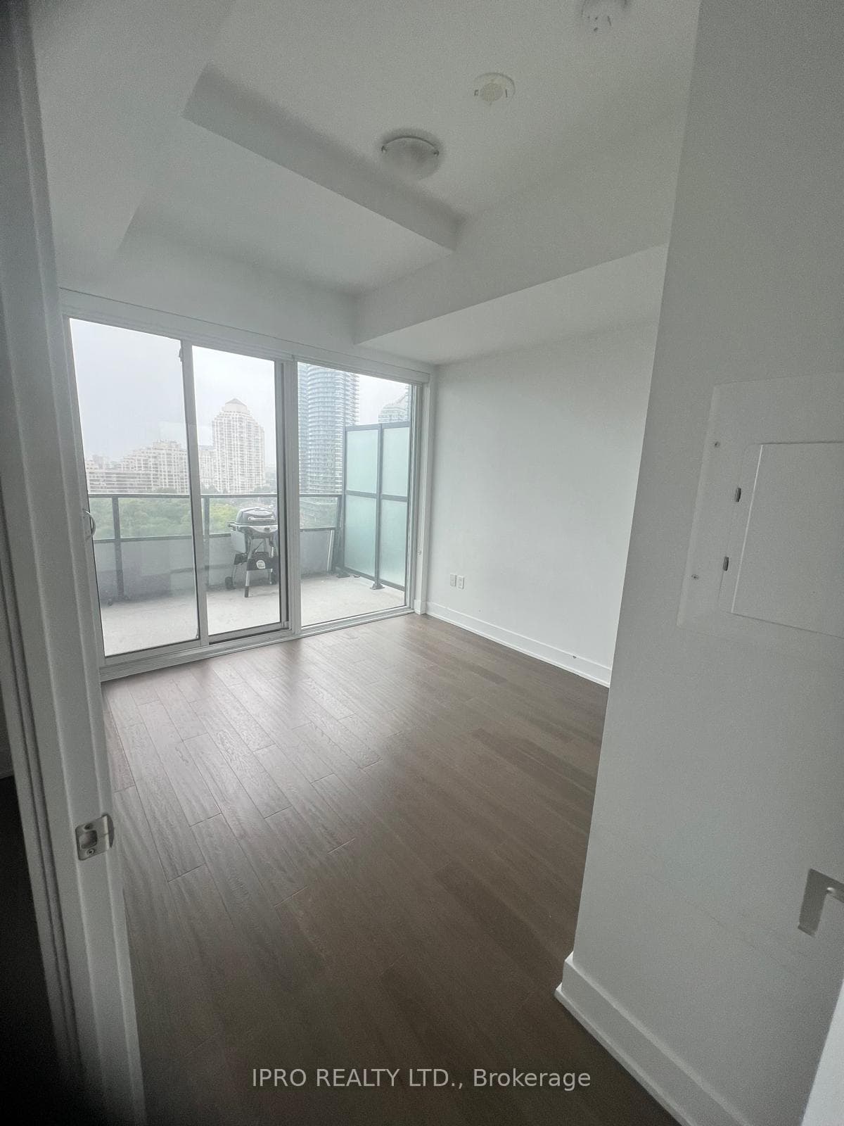 30 Shore Breeze Drive Unit 1020 photo 6